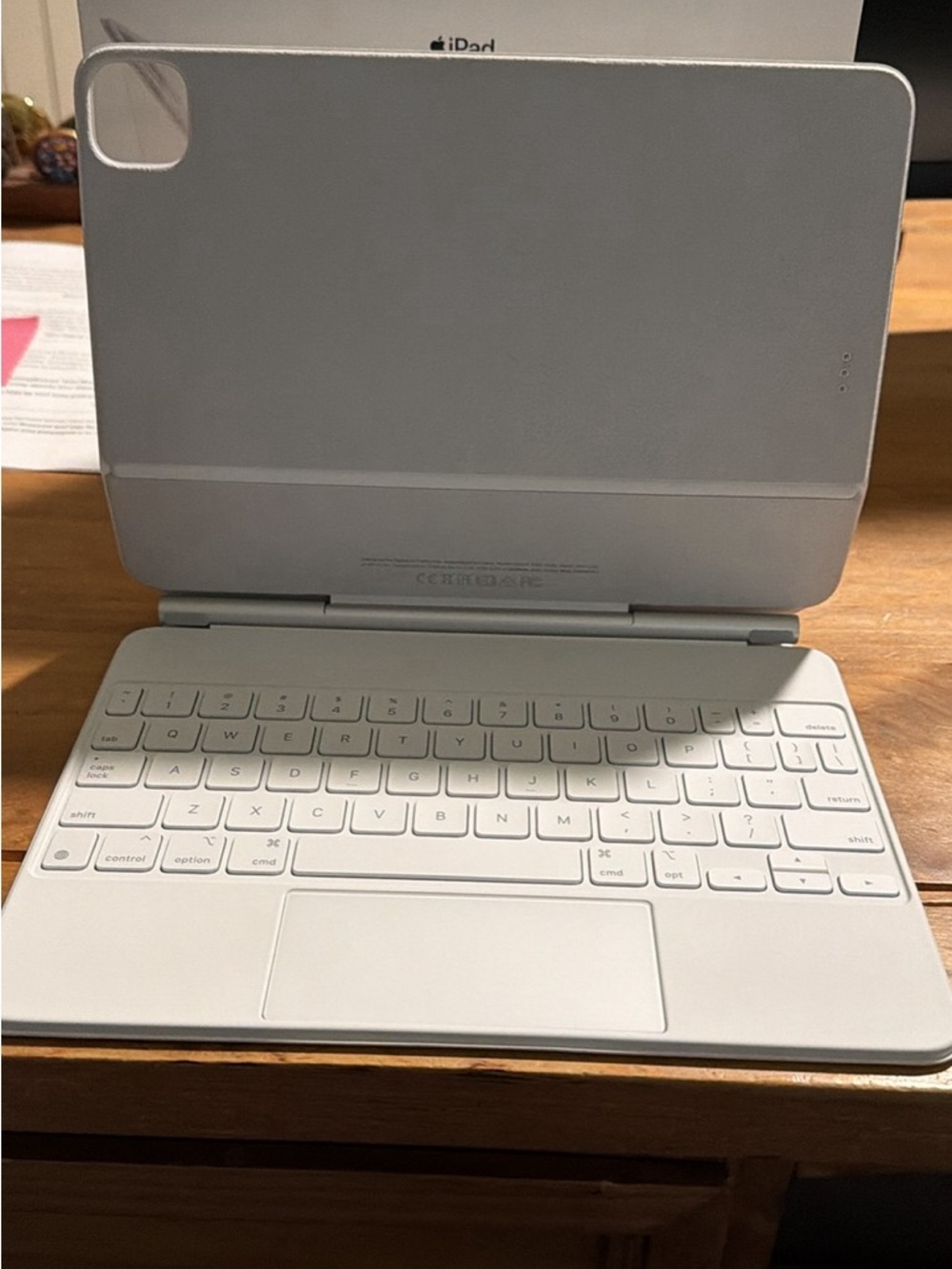 New - Apple White and Silver iPad Keyboard Case with Trackpad